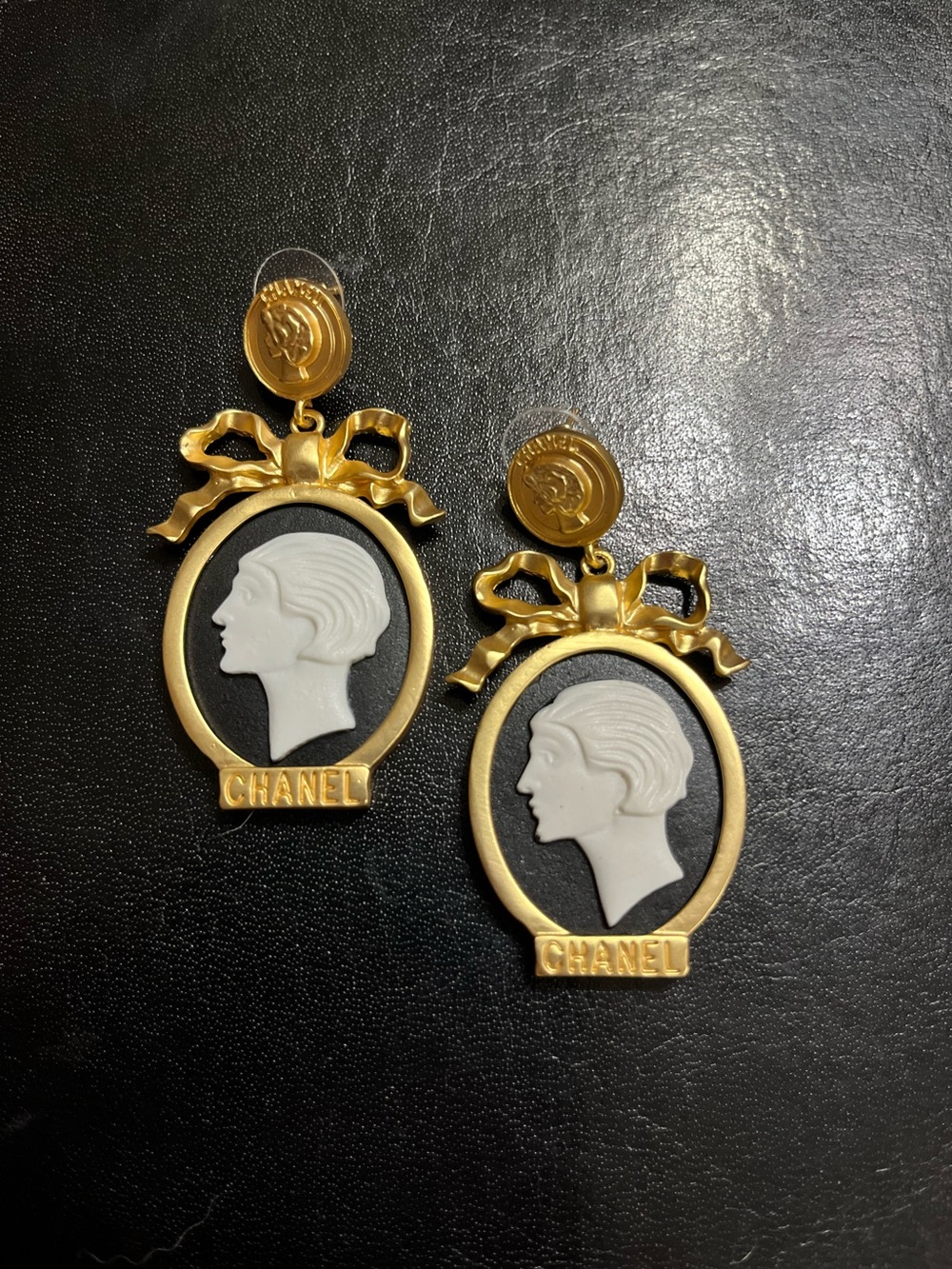 ChaneI Vintage Madem Camo Portrait Bow Dangle Earrings HTF Silhouette
